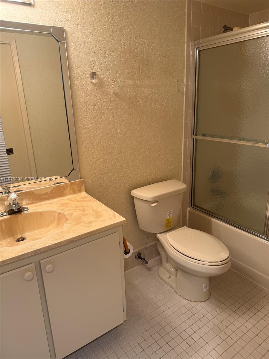 7321 Amberly Ln #302 Delray Beach, FL 33446