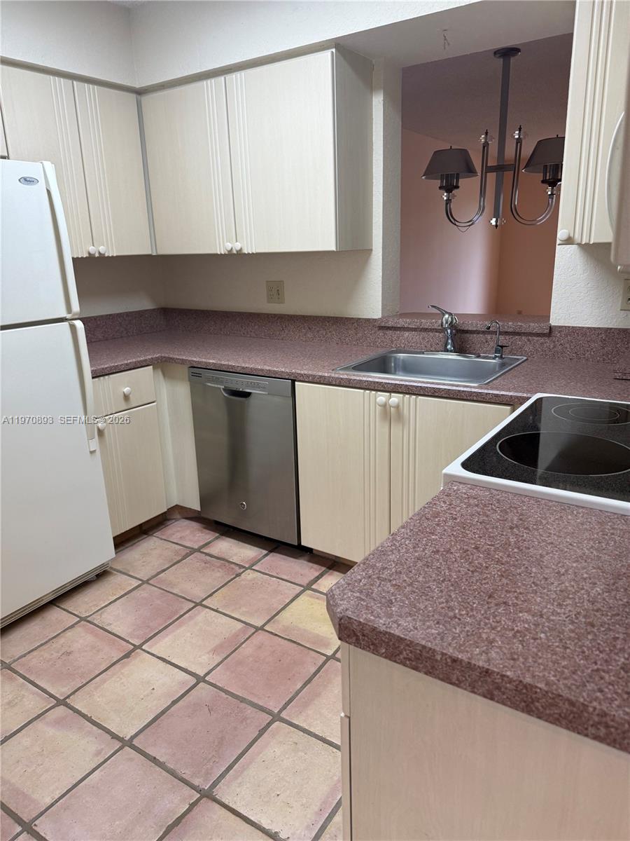 7321 Amberly Ln #302 Delray Beach, FL 33446