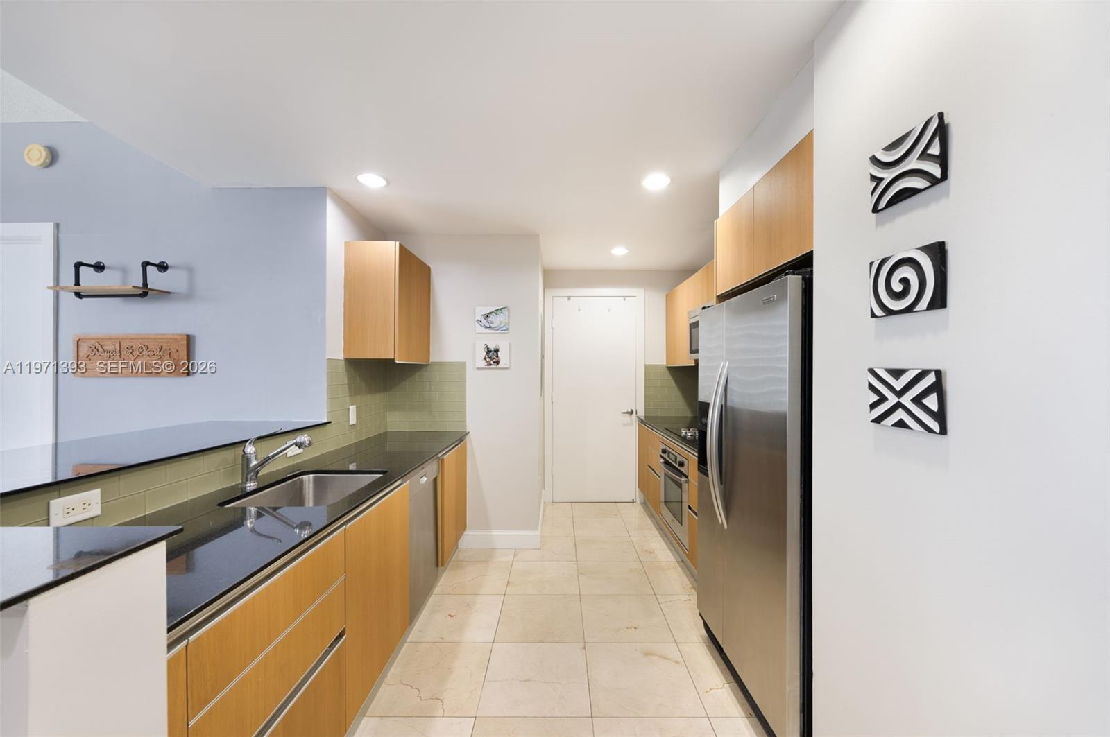 1060 Brickell Ave #3505 Miami, FL 33131