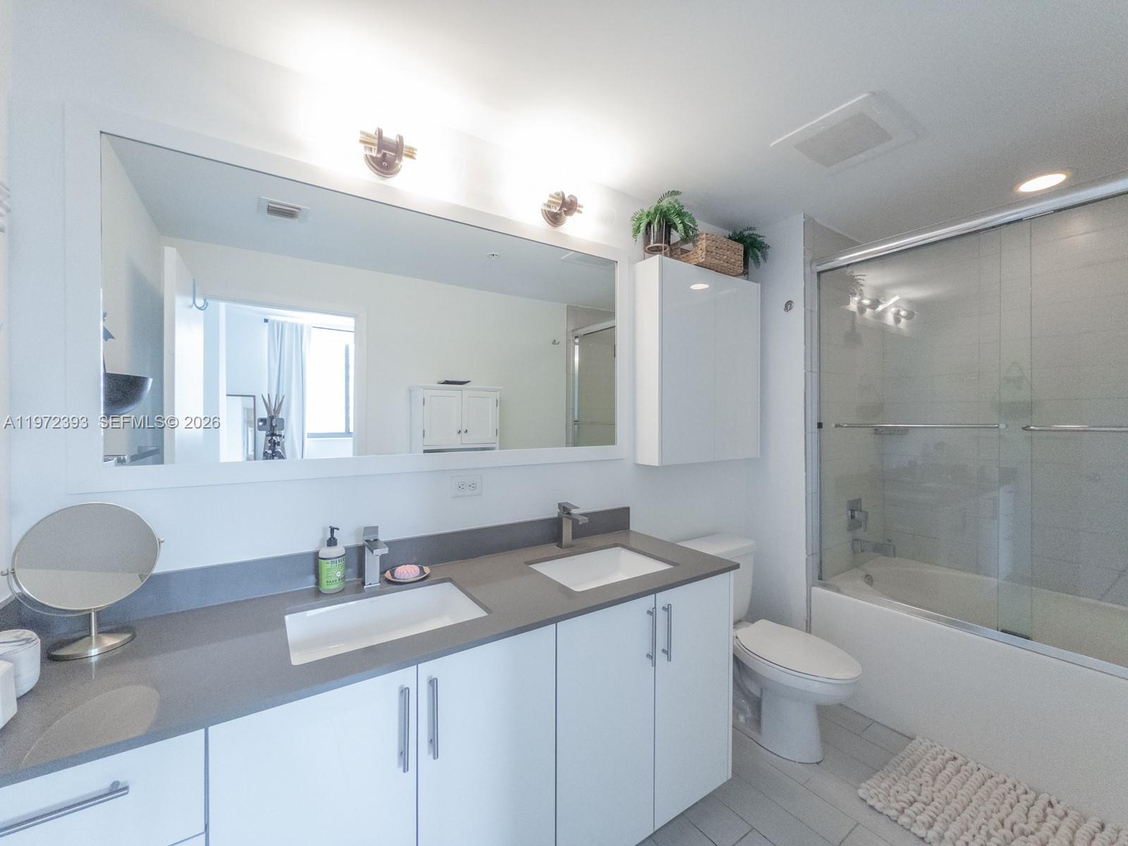 999 SW 1st Ave #3204 Miami, FL 33130