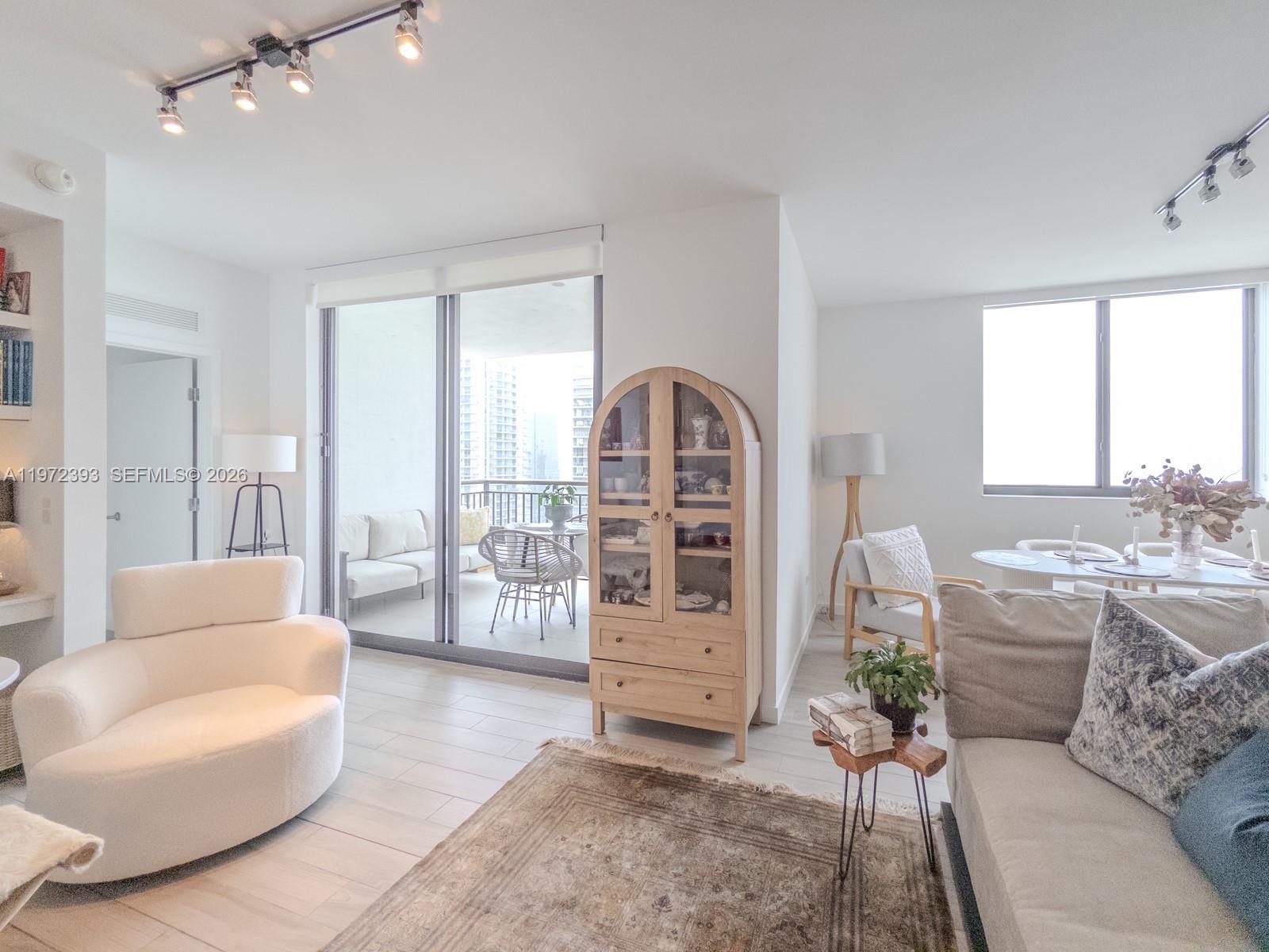 999 SW 1st Ave #3204 Miami, FL 33130