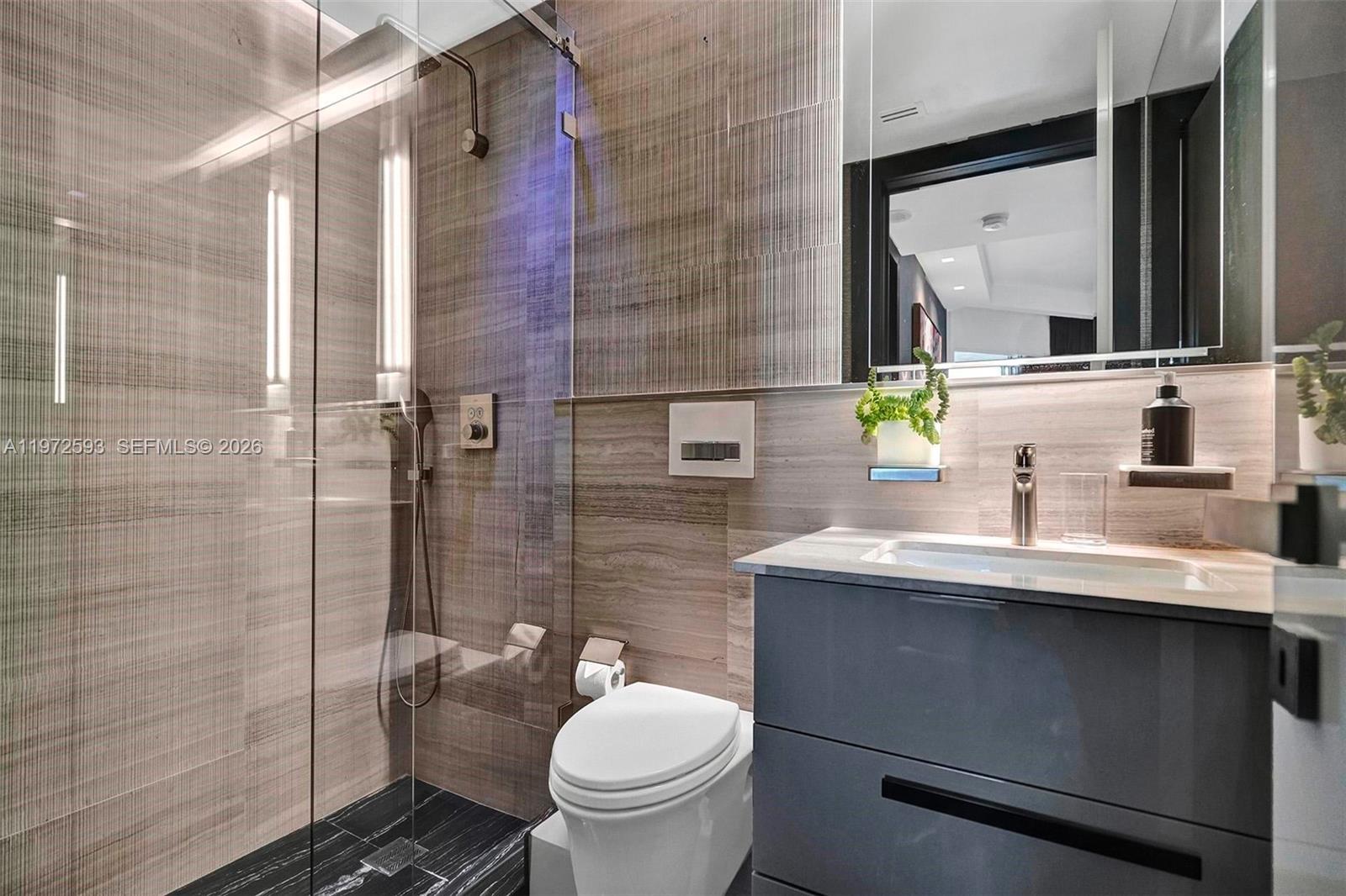 17555 Collins Ave #2107 Sunny Isles Beach, FL 33160