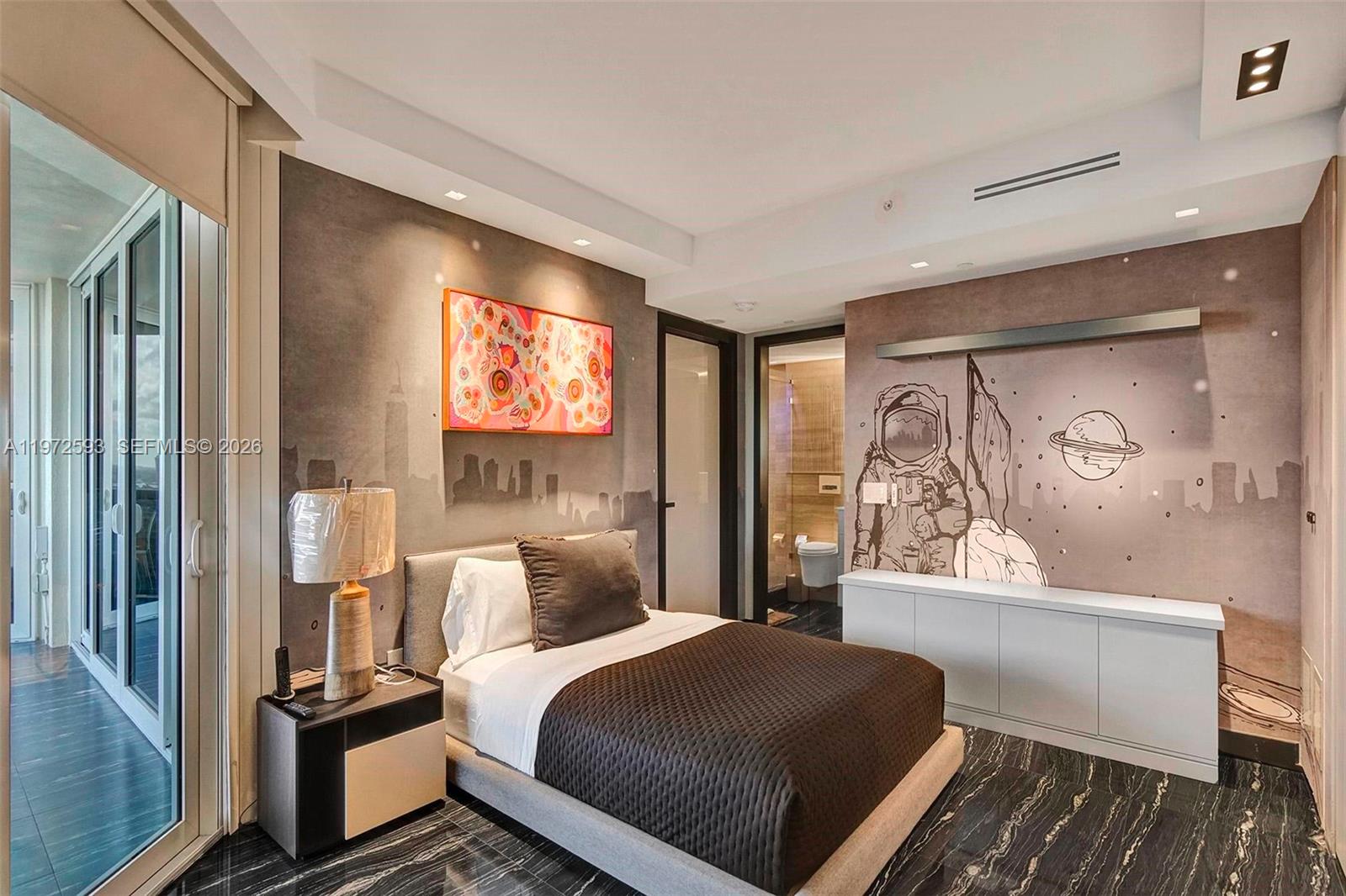 17555 Collins Ave #2107 Sunny Isles Beach, FL 33160