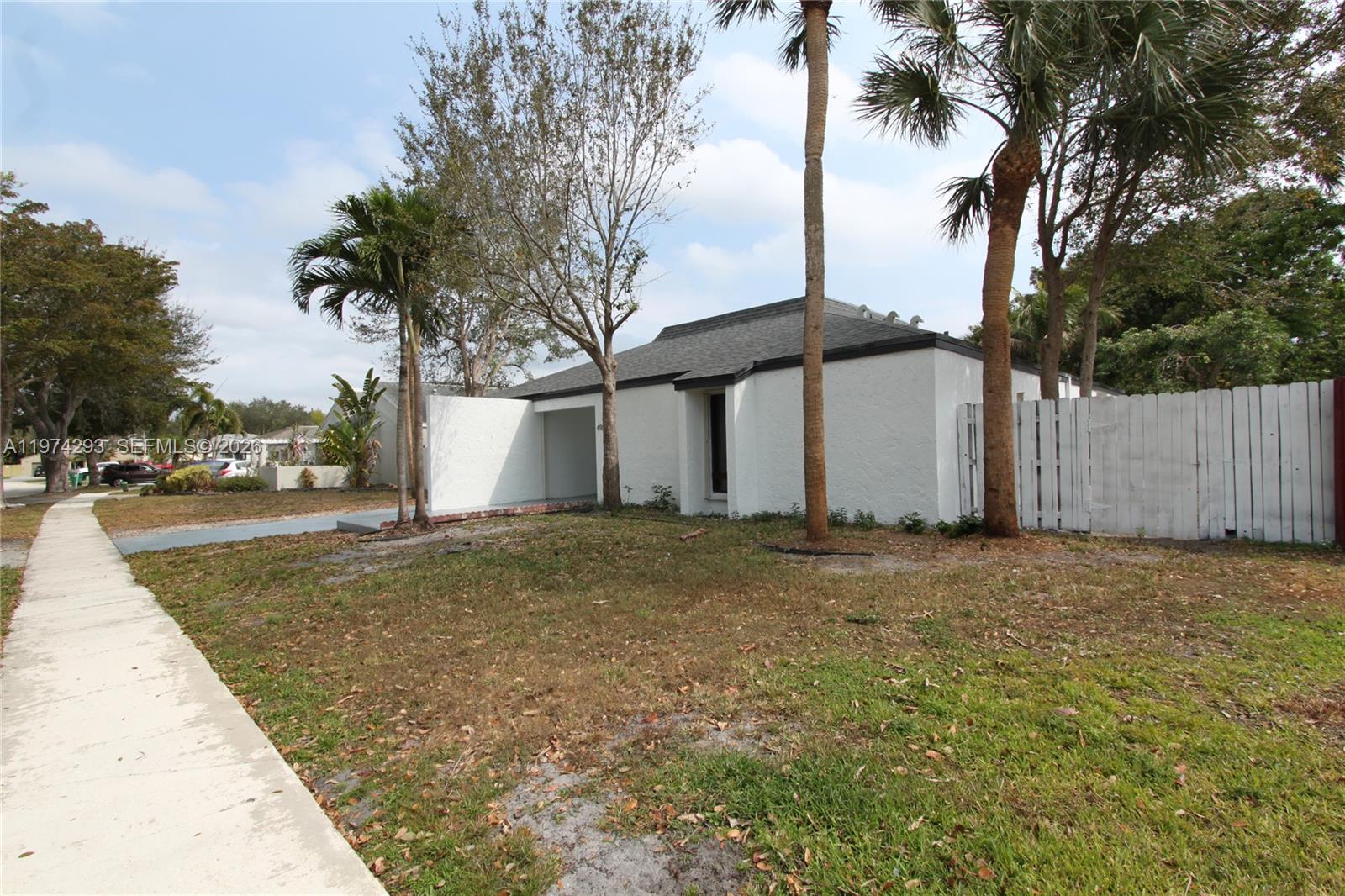 4940 SW 94th Way Cooper City, FL 33328