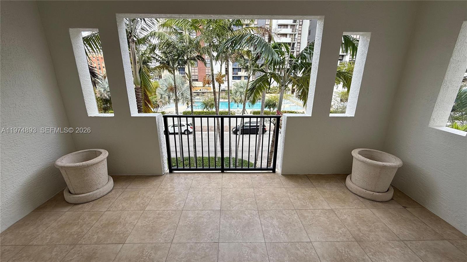 642 Valencia #305 Coral Gables, FL 33134