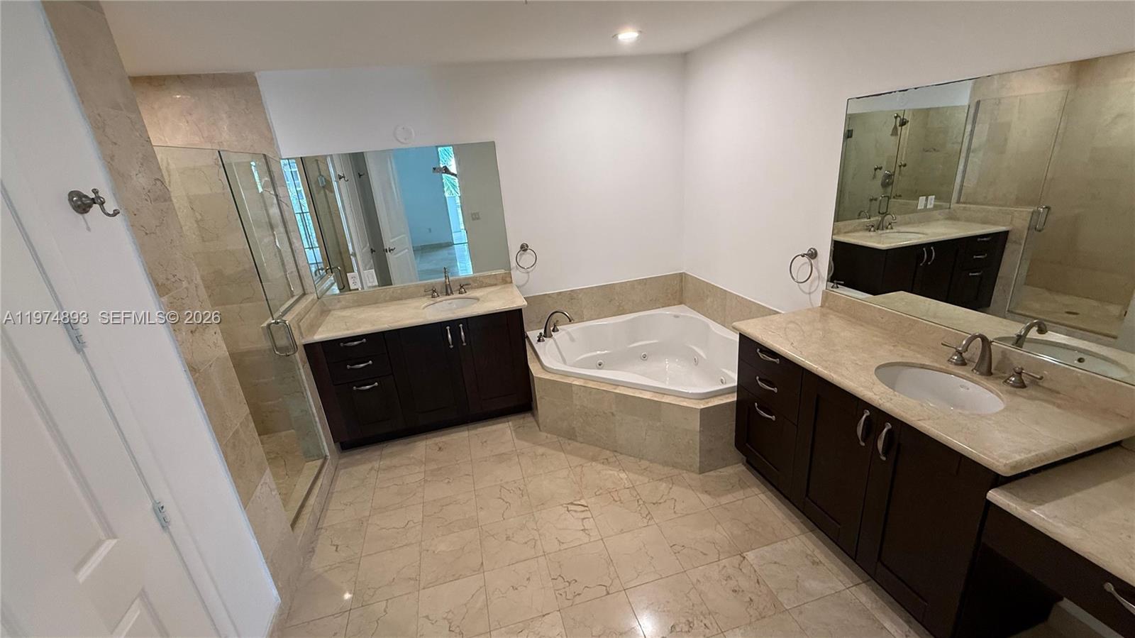 642 Valencia #305 Coral Gables, FL 33134