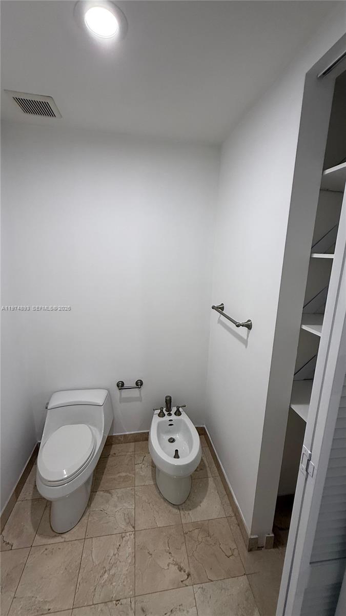 642 Valencia #305 Coral Gables, FL 33134