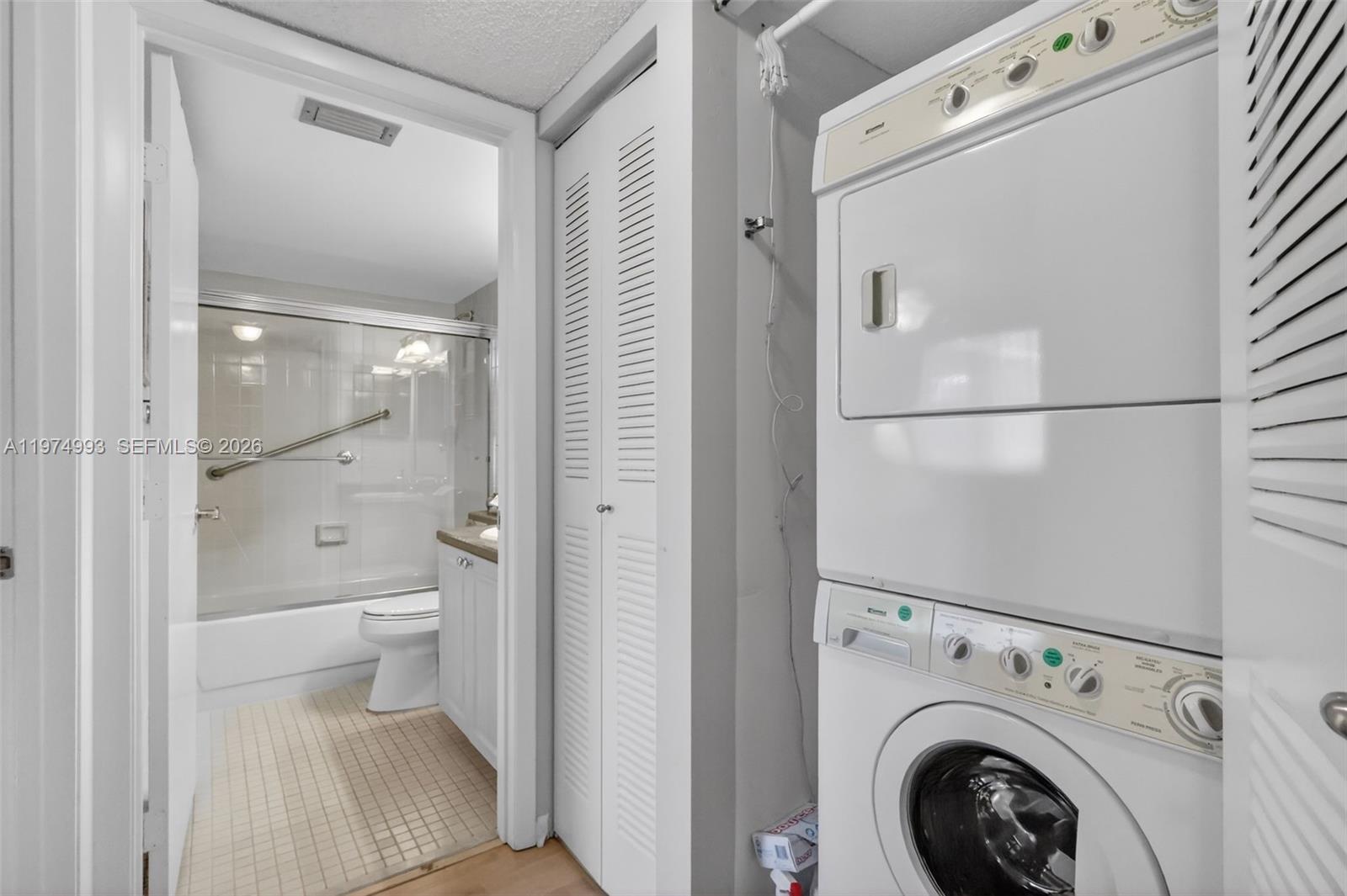 7145 N Huntington Ln #205 Delray Beach, FL 33446