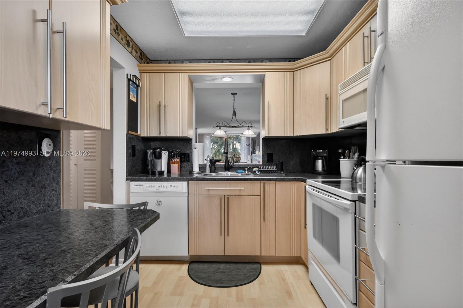 7145 N Huntington Ln #205 Delray Beach, FL 33446