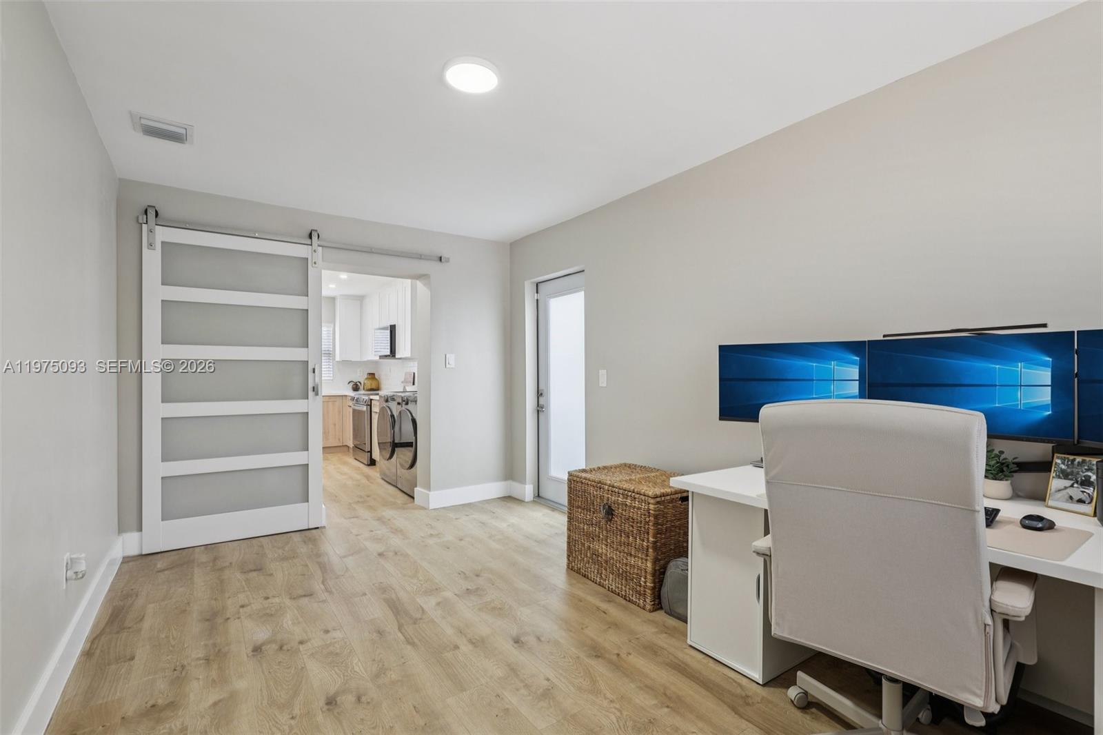 6326 Dawson St Hollywood, FL 33023