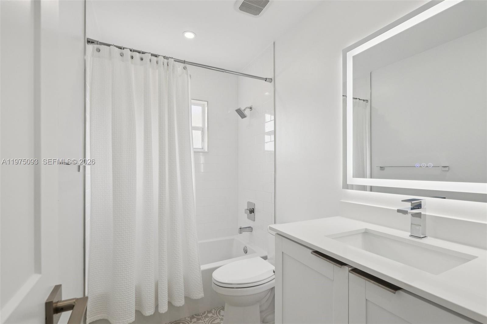 6326 Dawson St Hollywood, FL 33023