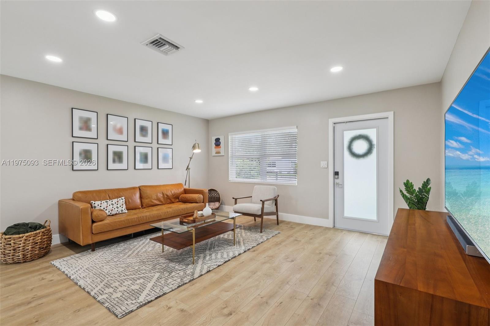 6326 Dawson St Hollywood, FL 33023