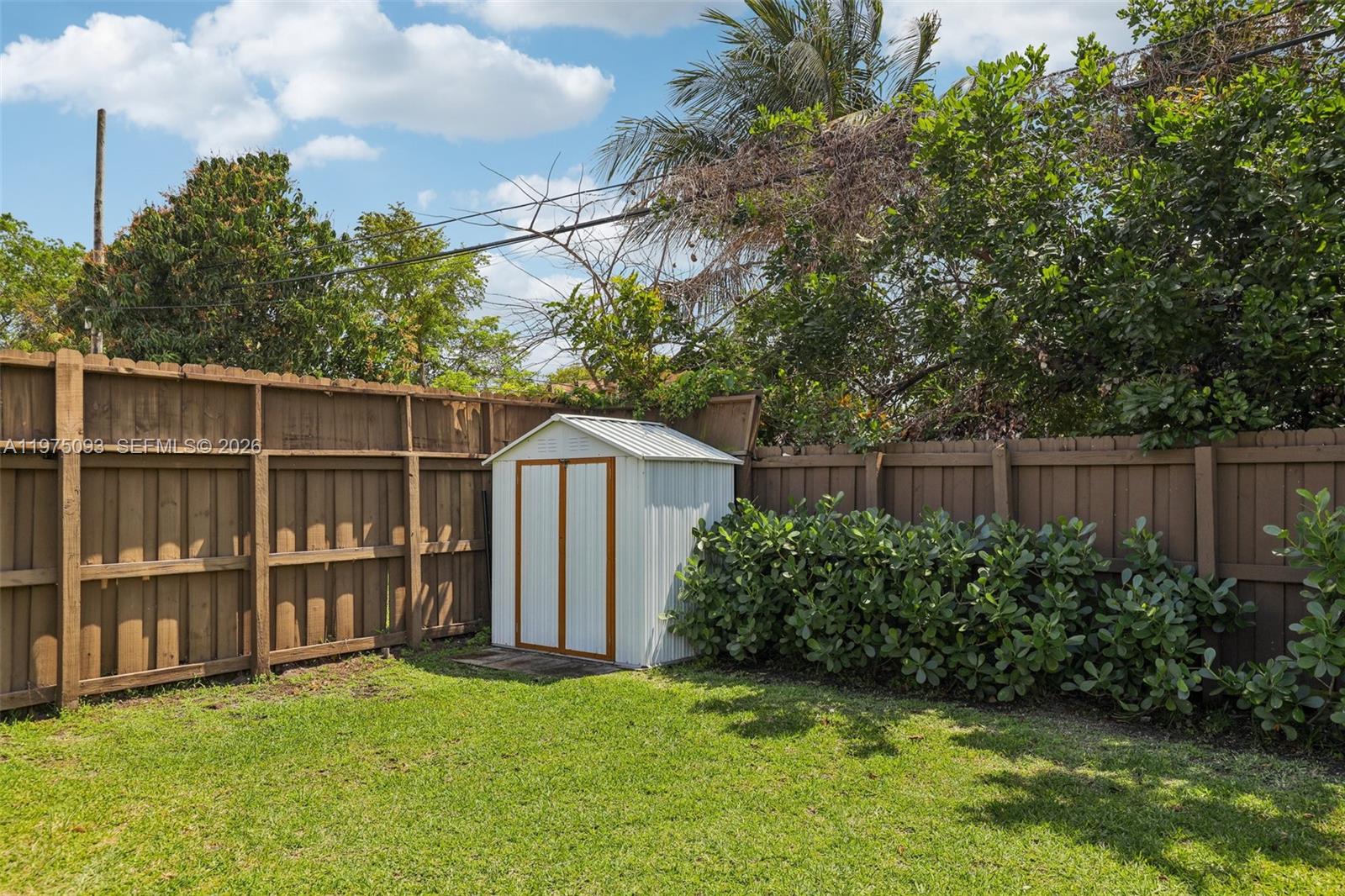 6326 Dawson St Hollywood, FL 33023