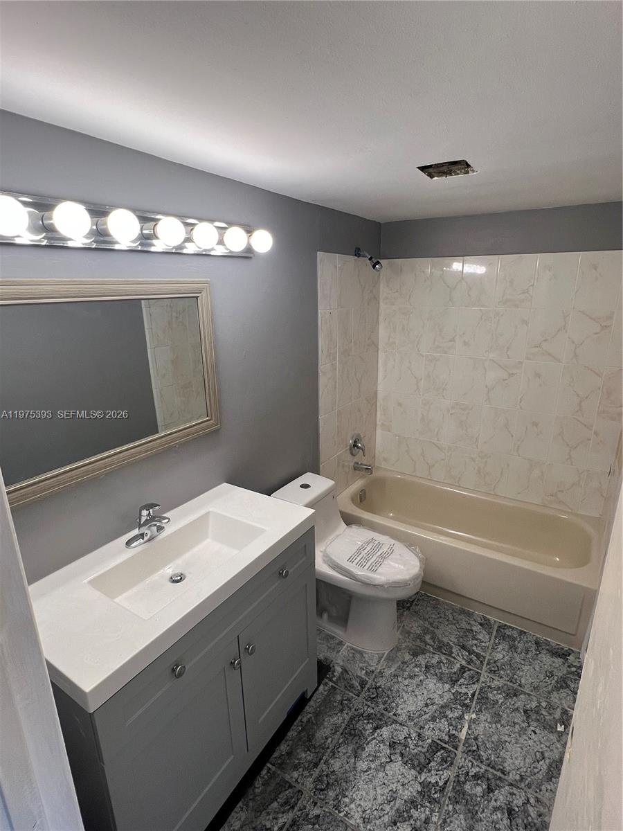 16215 NE 18th Ct #305 North Miami Beach, FL 33162