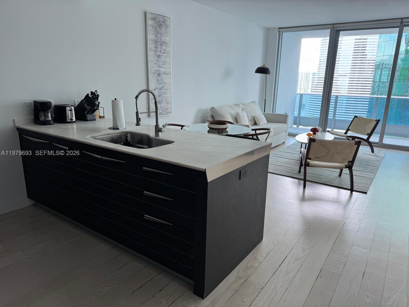 200 Biscayne Blvd Way #3711 Miami, FL 33131