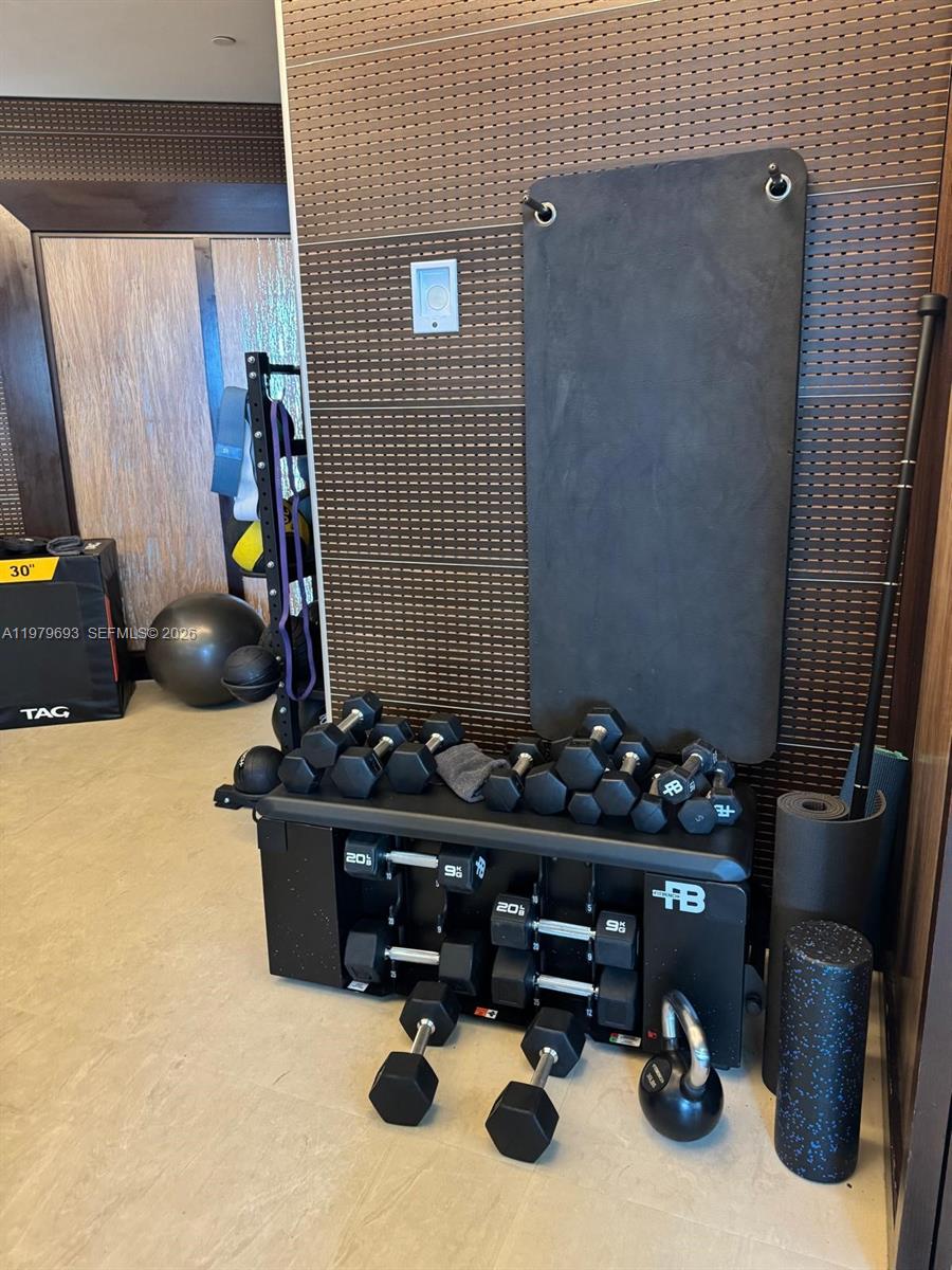 200 Biscayne Blvd Way #3711 Miami, FL 33131