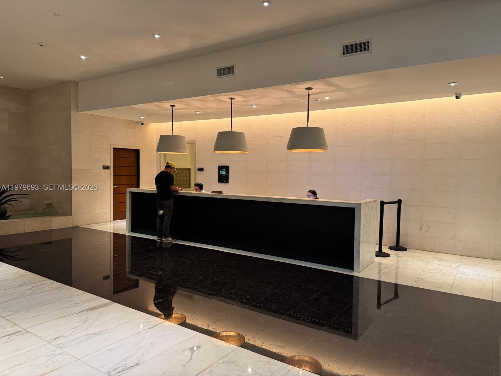 200 Biscayne Blvd Way #3711 Miami, FL 33131