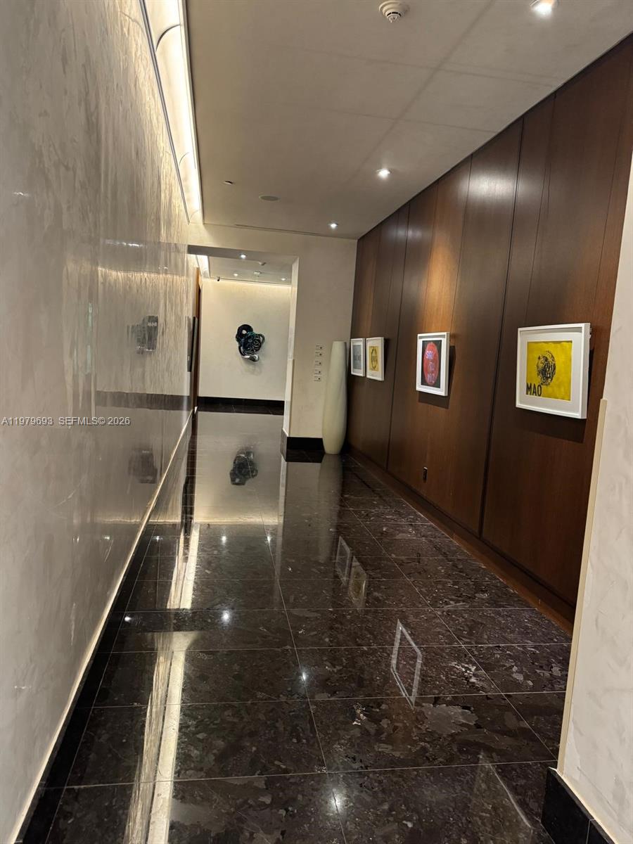 200 Biscayne Blvd Way #3711 Miami, FL 33131