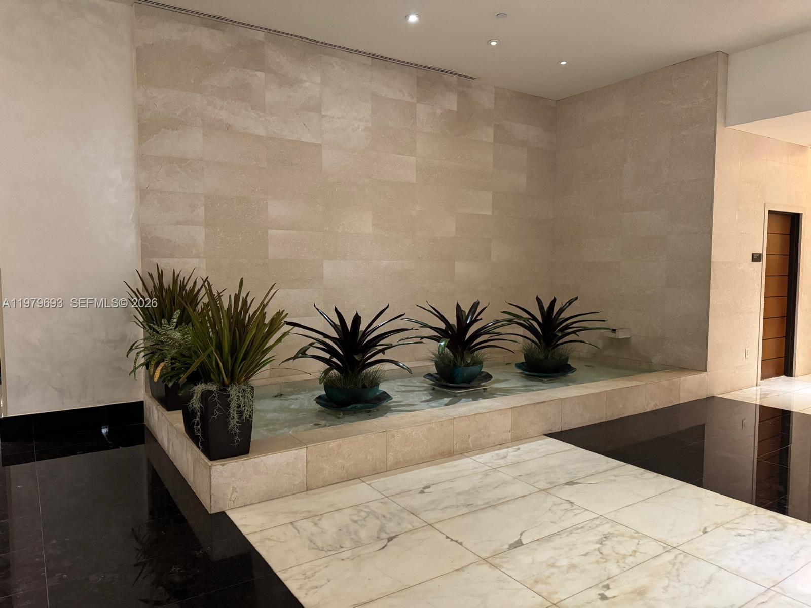 200 Biscayne Blvd Way #3711 Miami, FL 33131