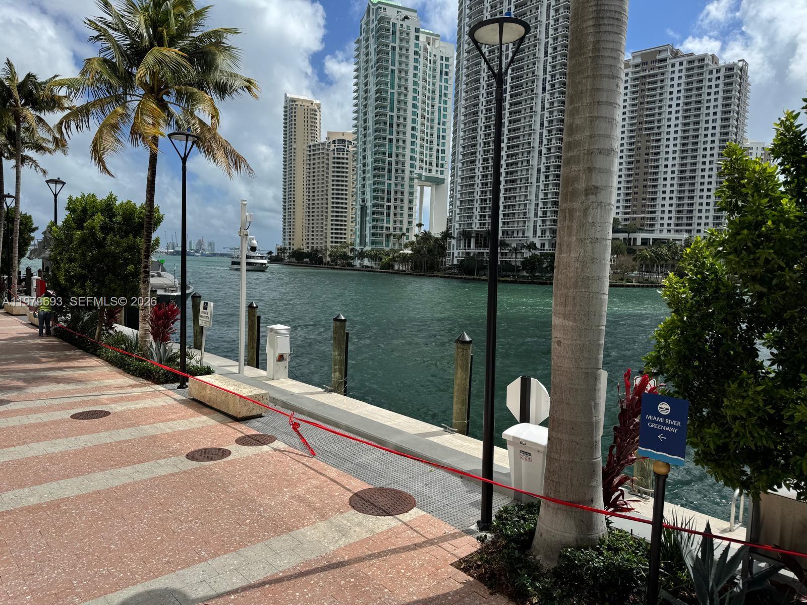 200 Biscayne Blvd Way #3711 Miami, FL 33131