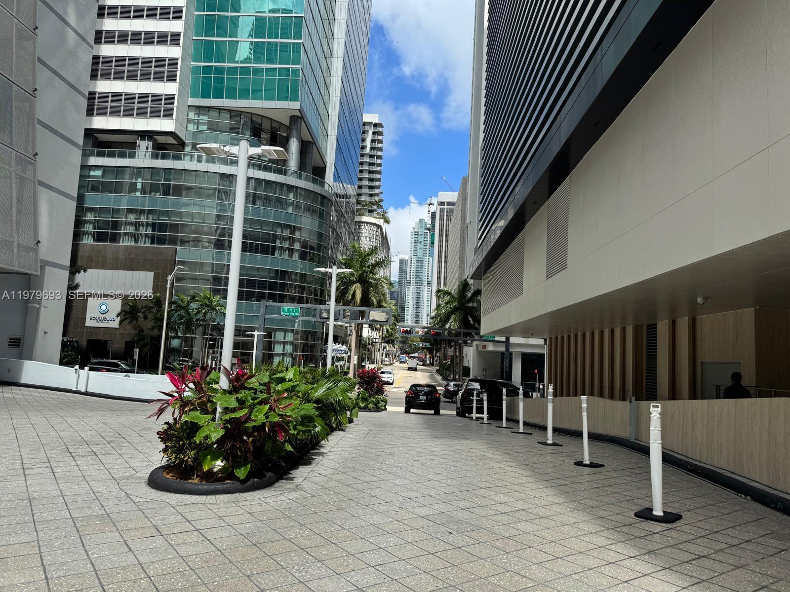 200 Biscayne Blvd Way #3711 Miami, FL 33131