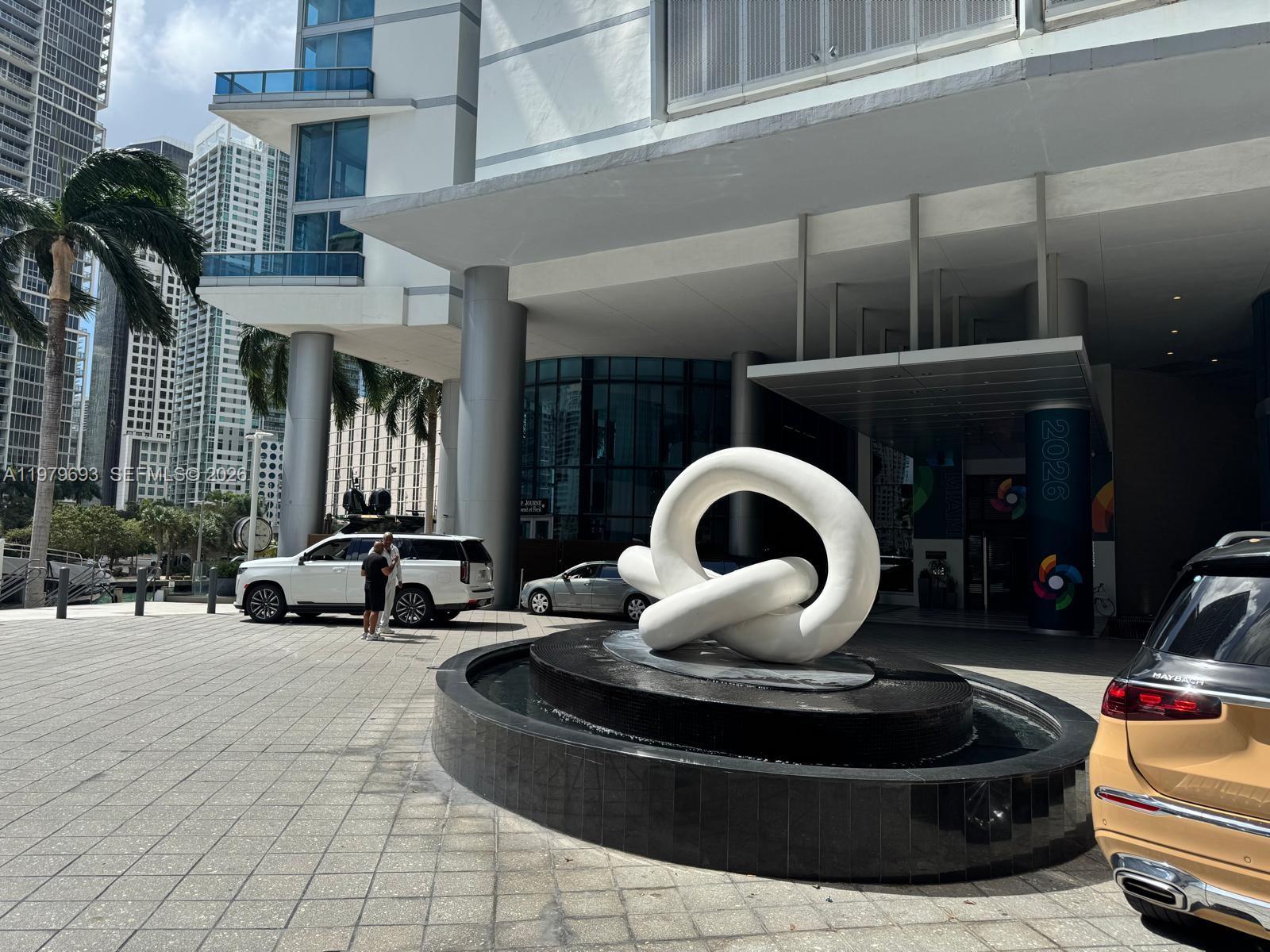 200 Biscayne Blvd Way #3711 Miami, FL 33131