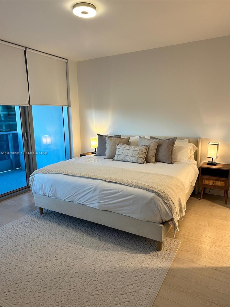 200 Biscayne Blvd Way #3711 Miami, FL 33131