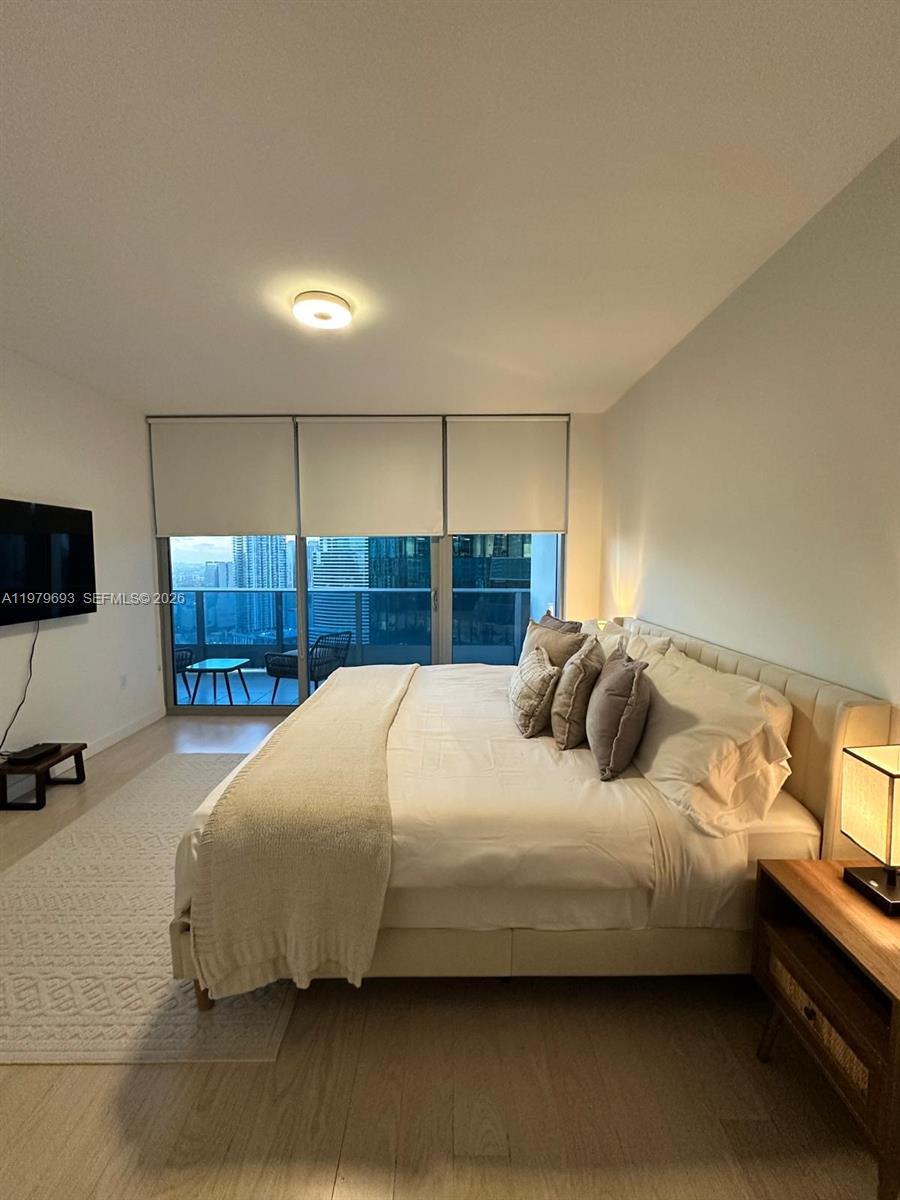 200 Biscayne Blvd Way #3711 Miami, FL 33131