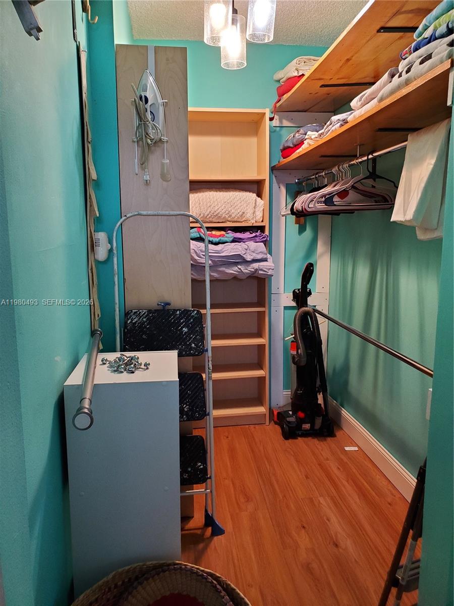 6445 Indian Crk Dr #B6 Miami Beach, FL 33141