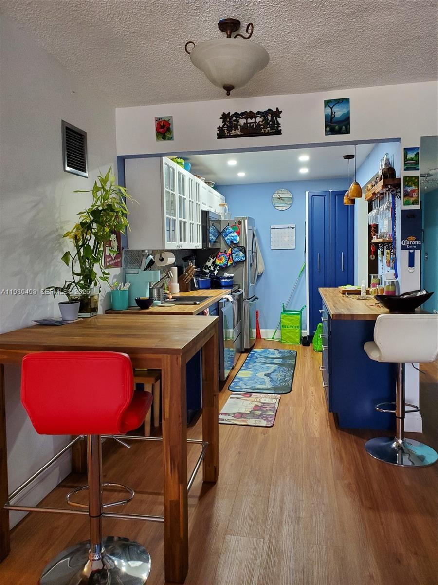 6445 Indian Crk Dr #B6 Miami Beach, FL 33141