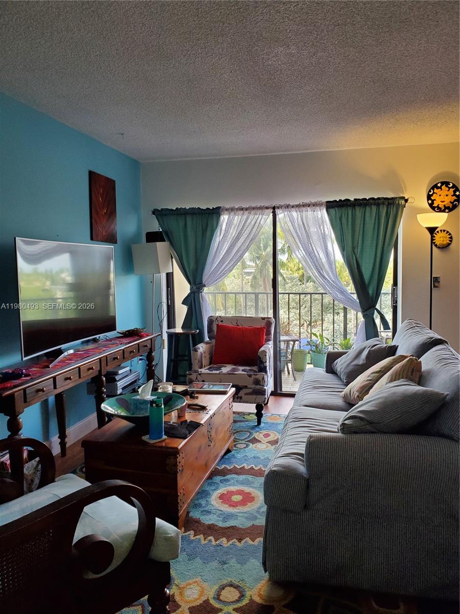 6445 Indian Crk Dr #B6 Miami Beach, FL 33141