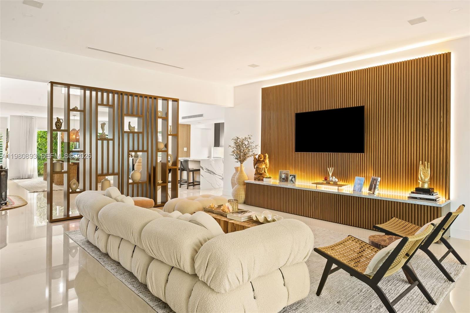 865 W 47th St Miami Beach, FL 33140