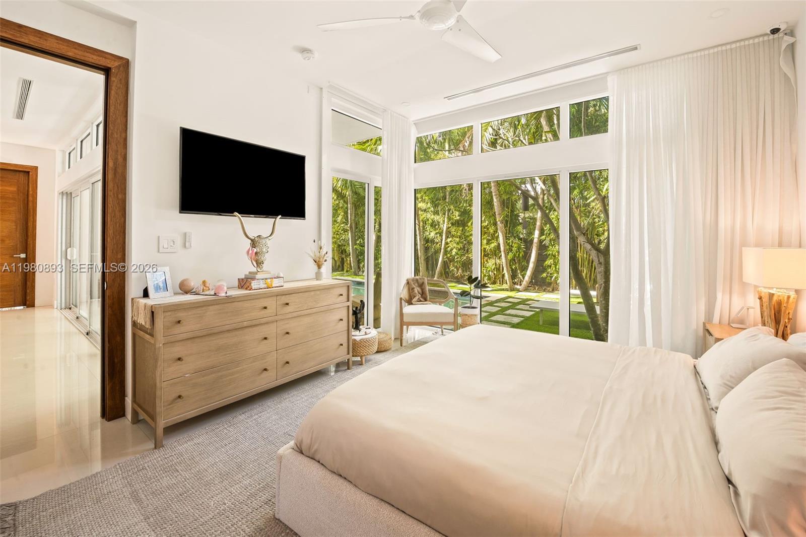 865 W 47th St Miami Beach, FL 33140