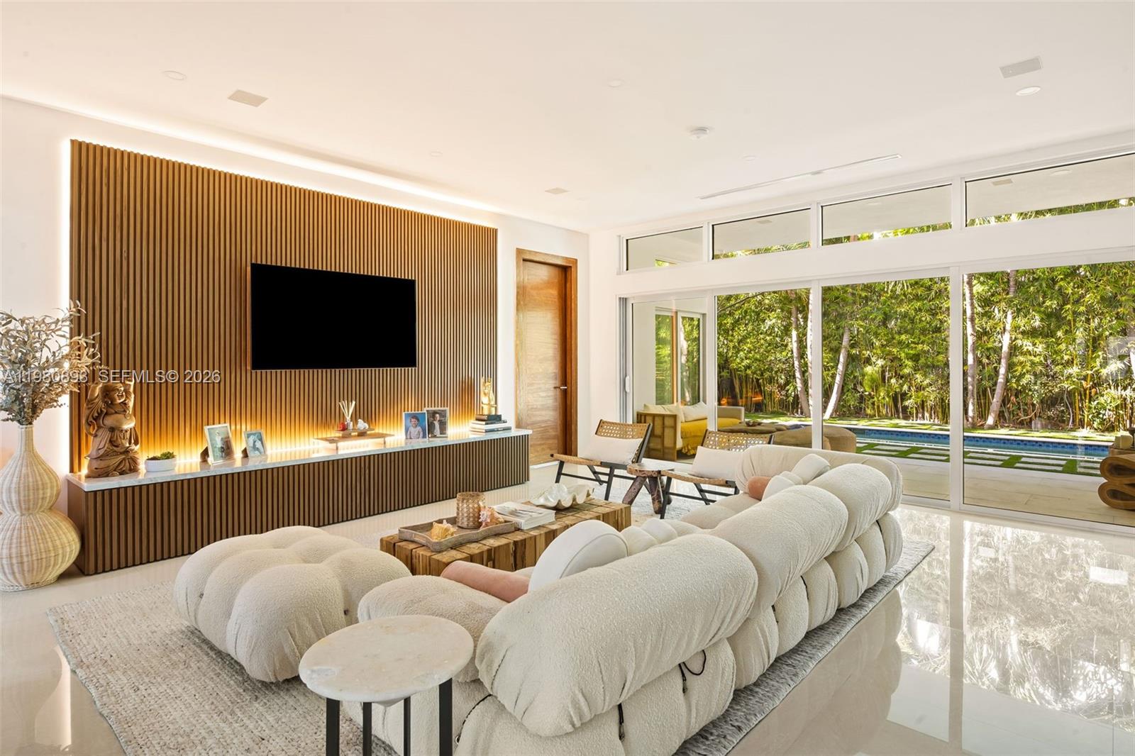 865 W 47th St Miami Beach, FL 33140