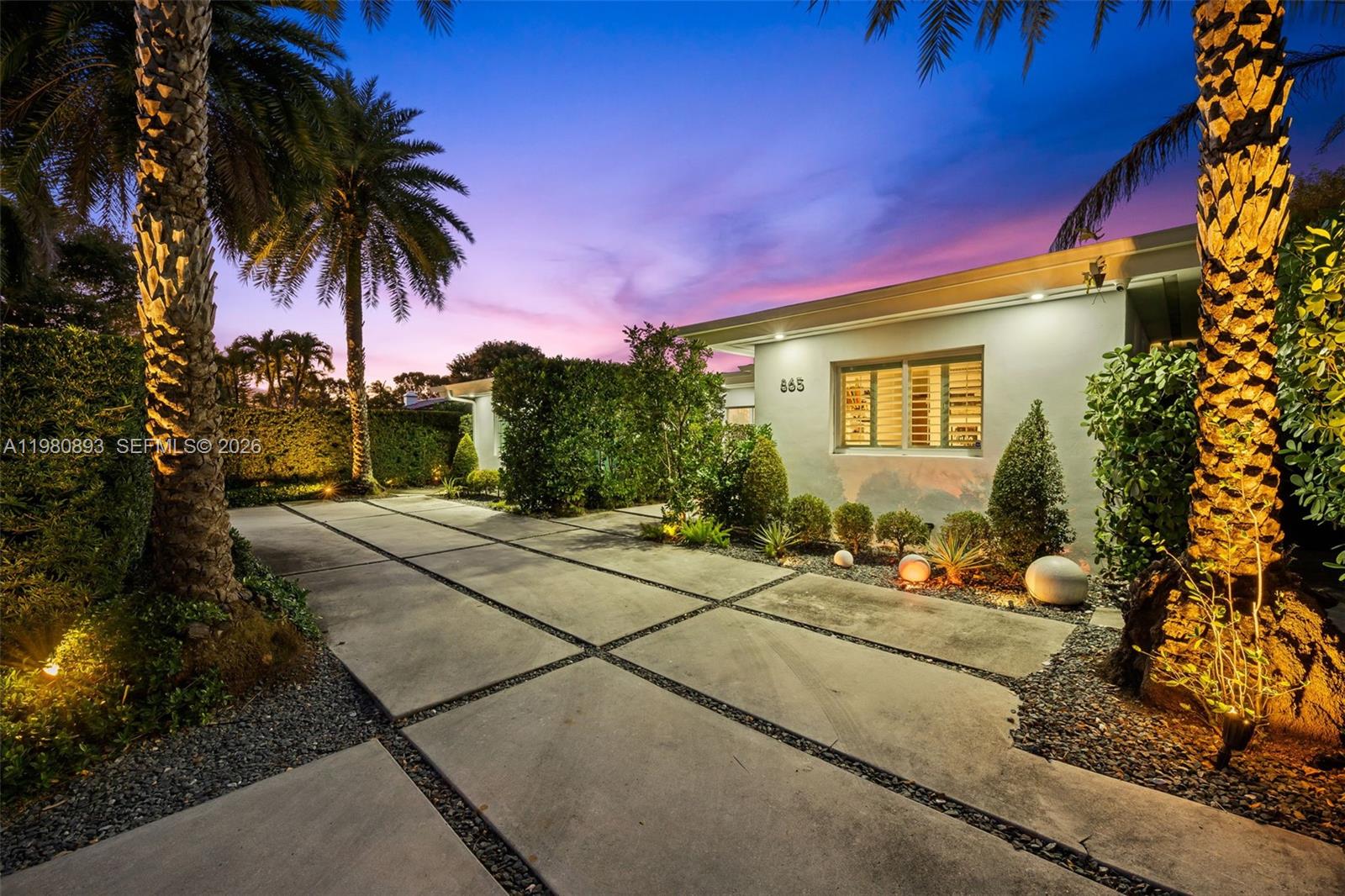 865 W 47th St Miami Beach, FL 33140