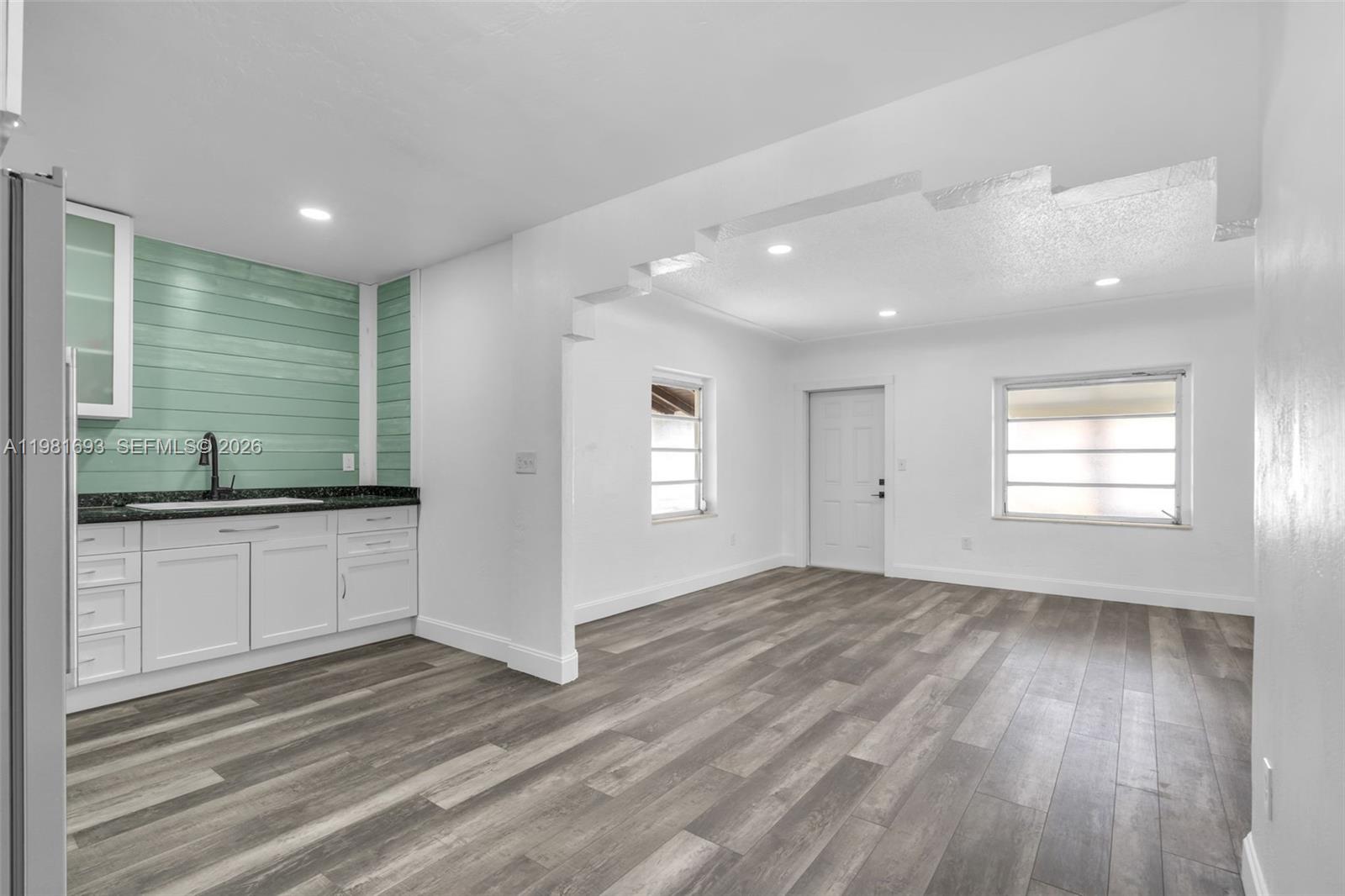 2166 NW 18th St Miami, FL 33125