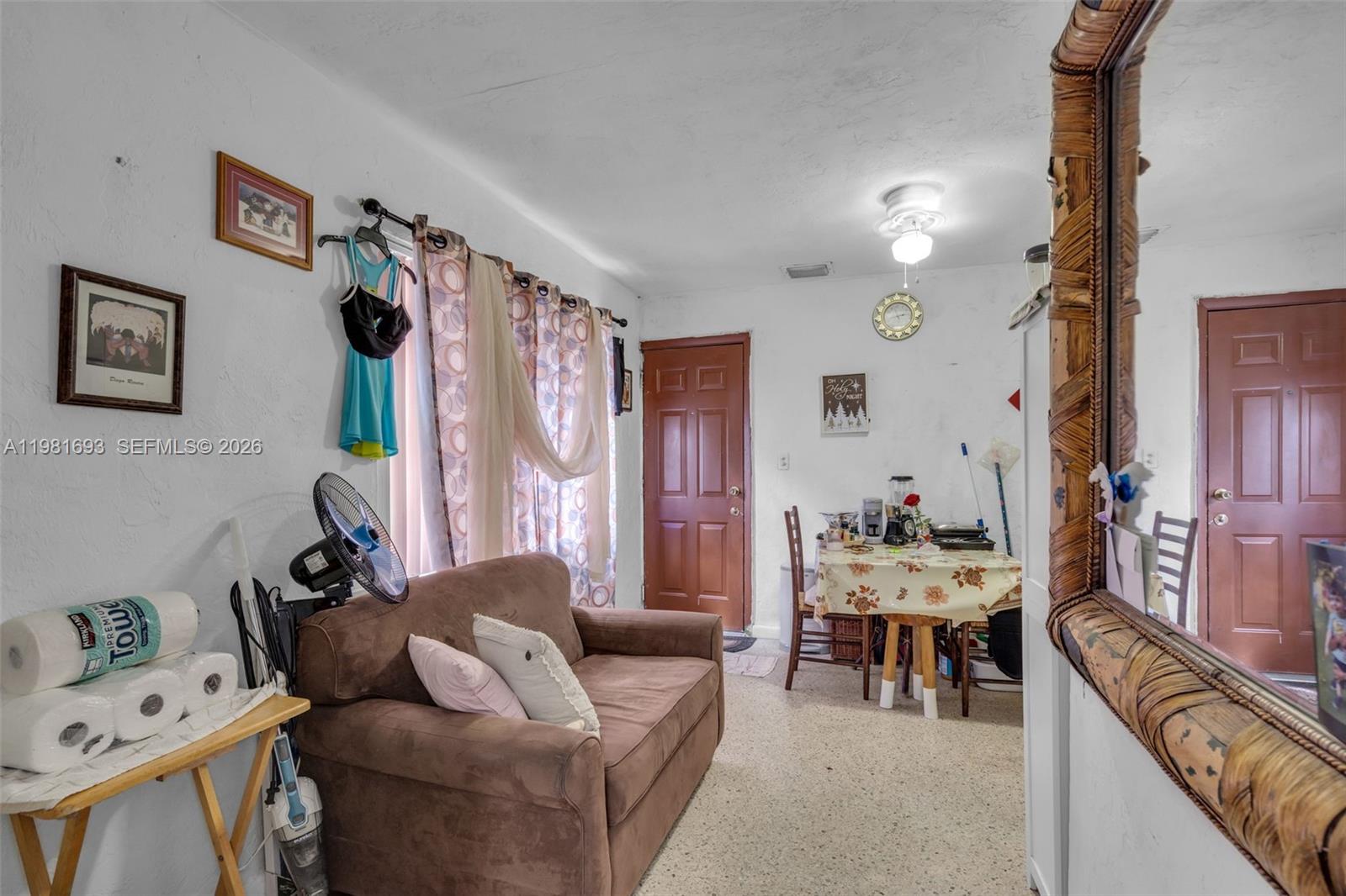 2166 NW 18th St Miami, FL 33125