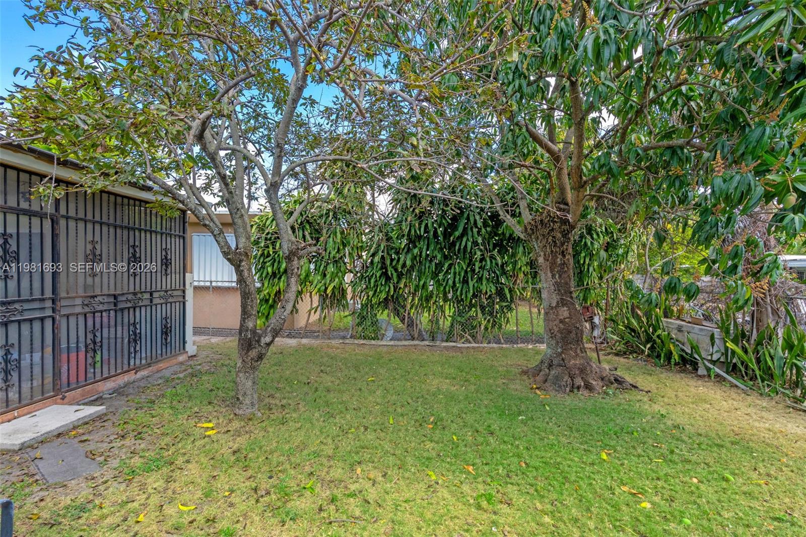 2166 NW 18th St Miami, FL 33125