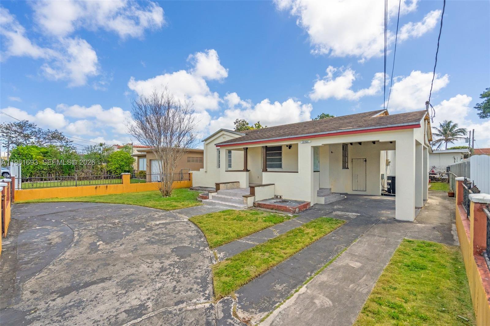 2166 NW 18th St Miami, FL 33125