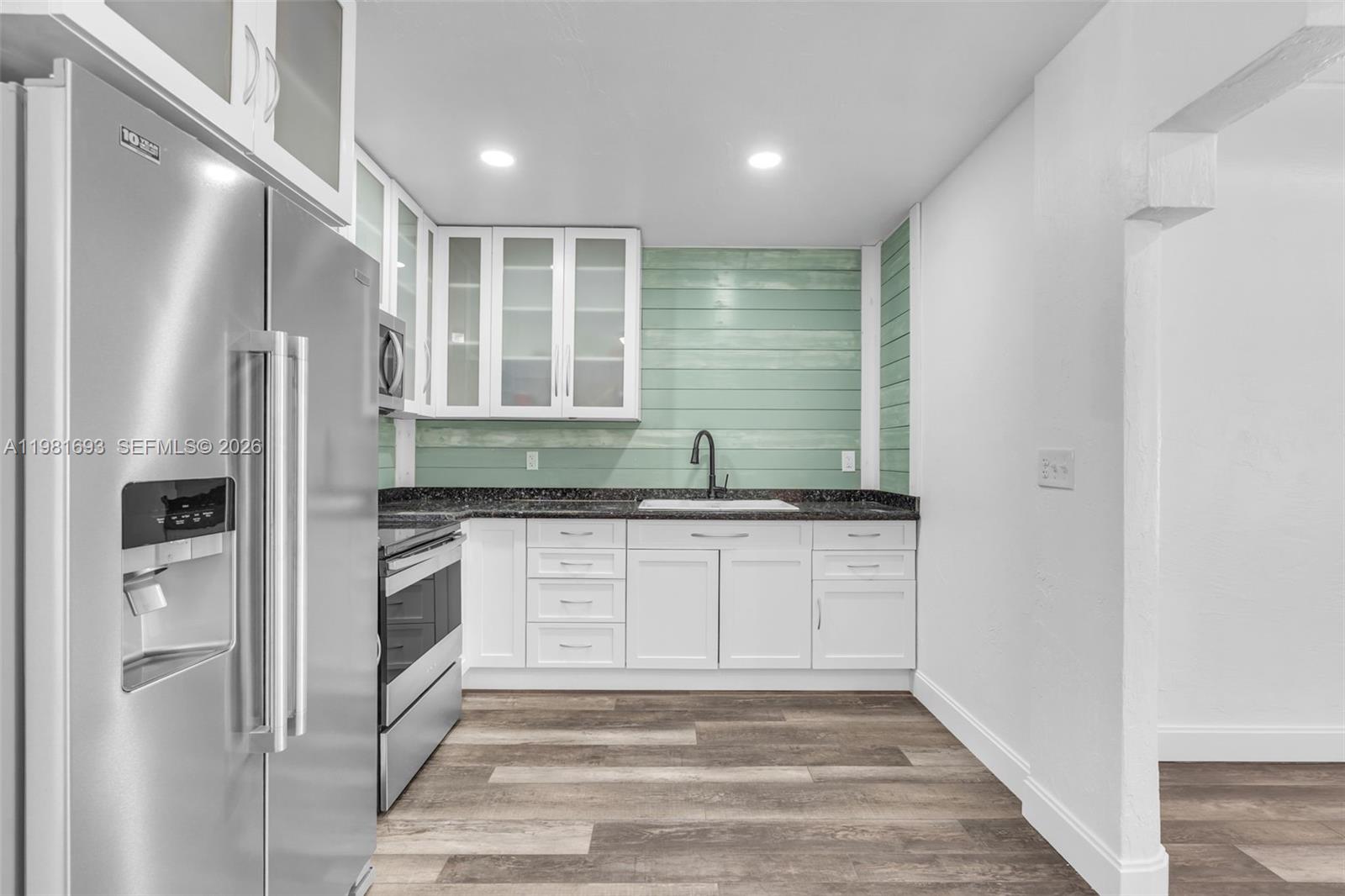 2166 NW 18th St Miami, FL 33125