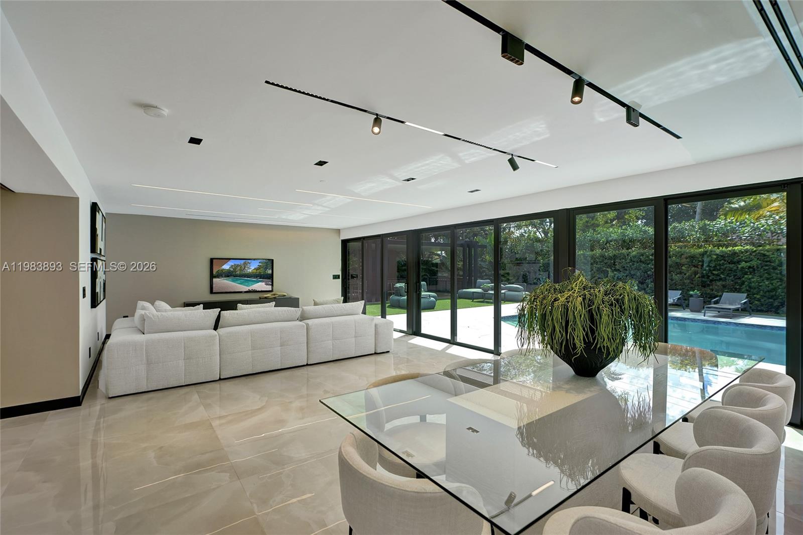 20020 NE 21st Ct Miami, FL 33179