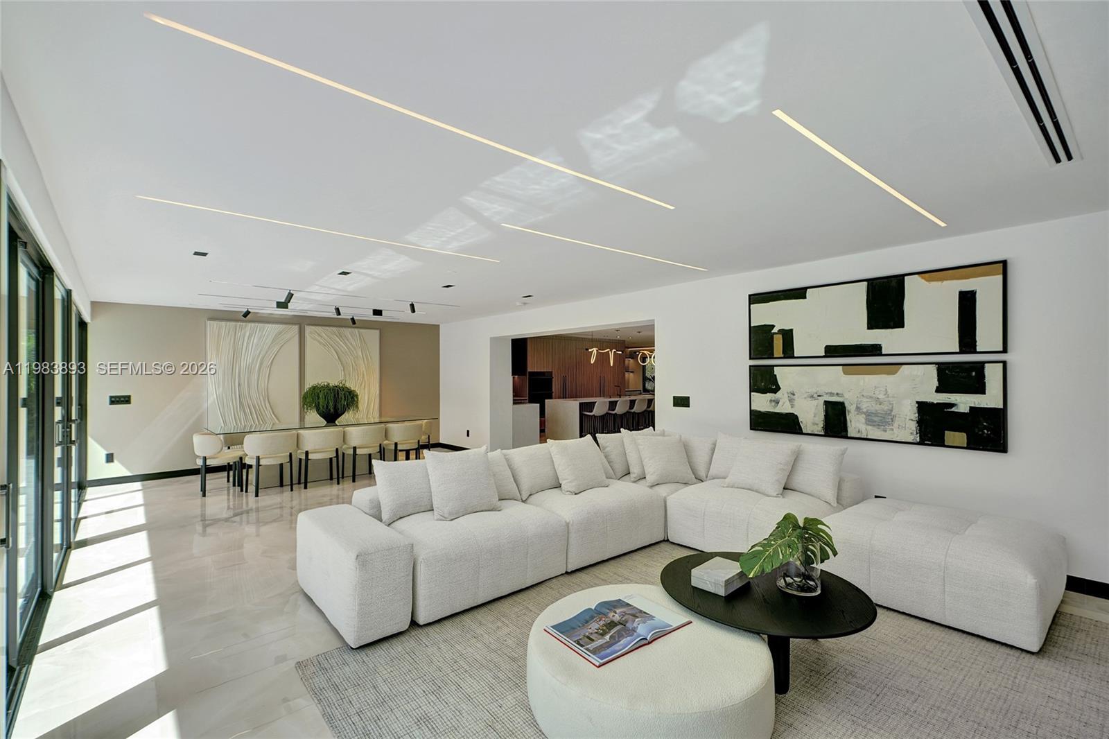 20020 NE 21st Ct Miami, FL 33179