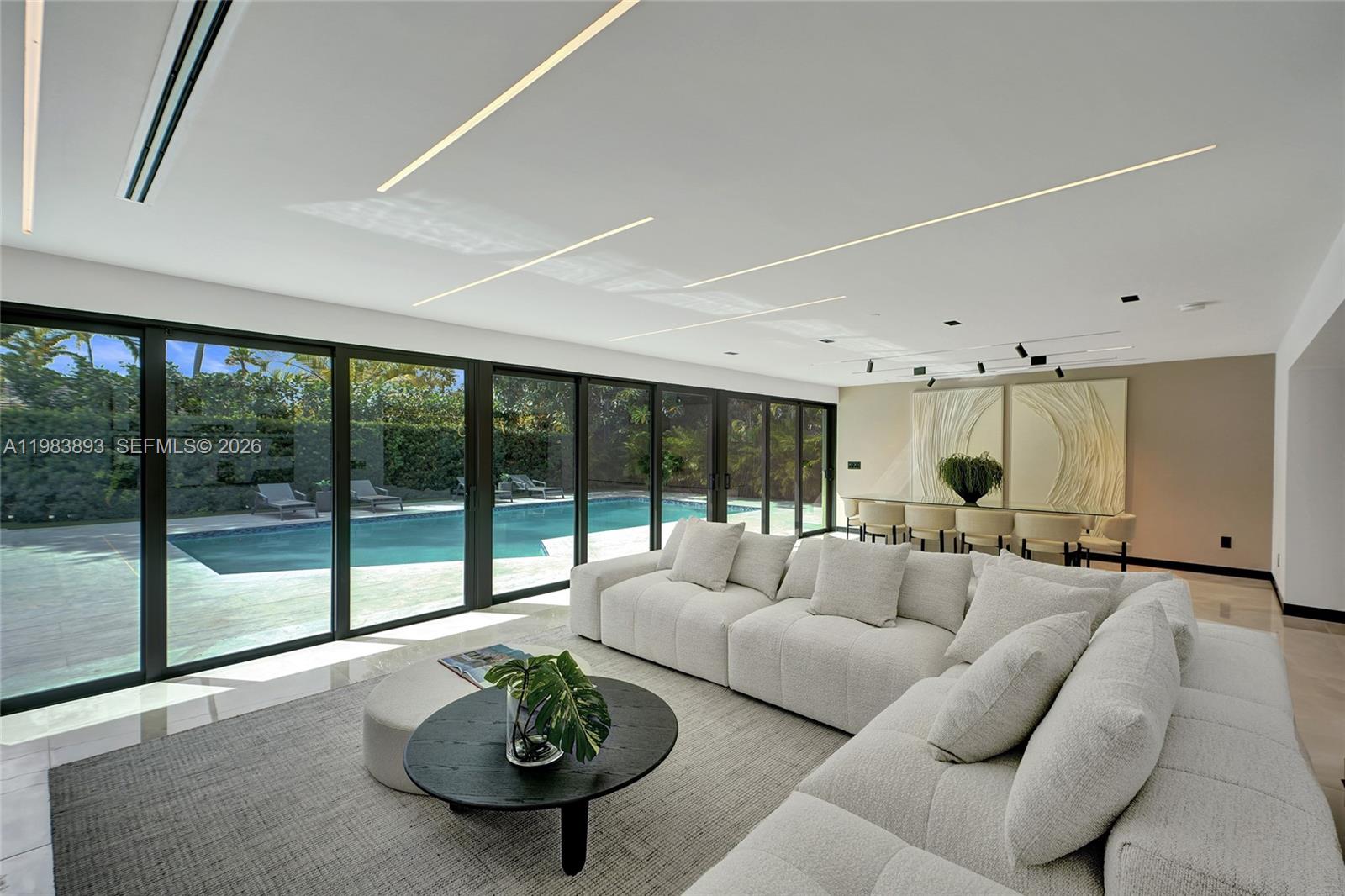 20020 NE 21st Ct Miami, FL 33179