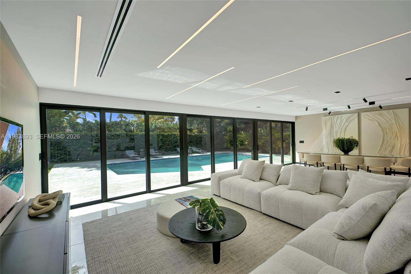 20020 NE 21st Ct Miami, FL 33179