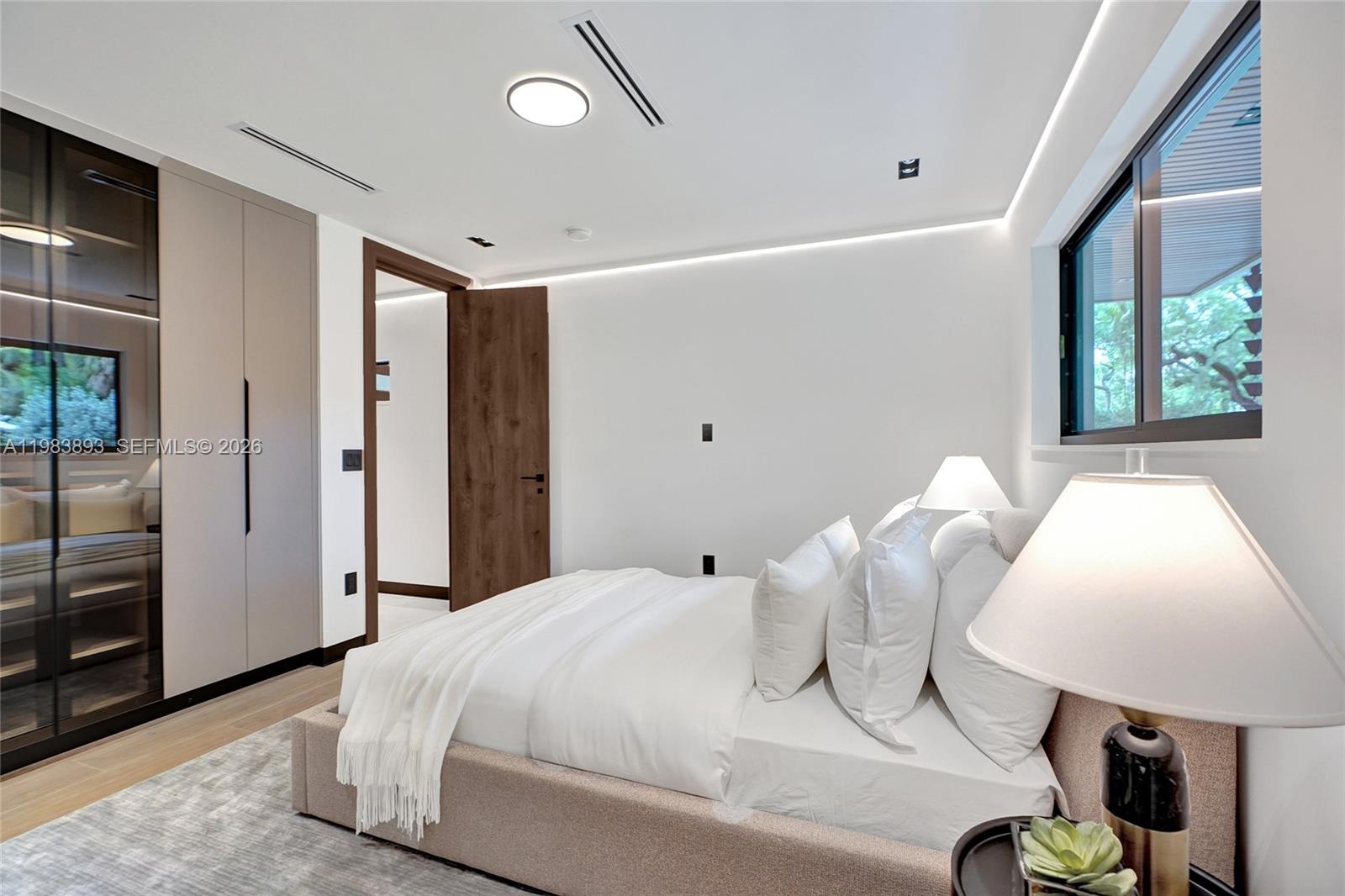 20020 NE 21st Ct Miami, FL 33179