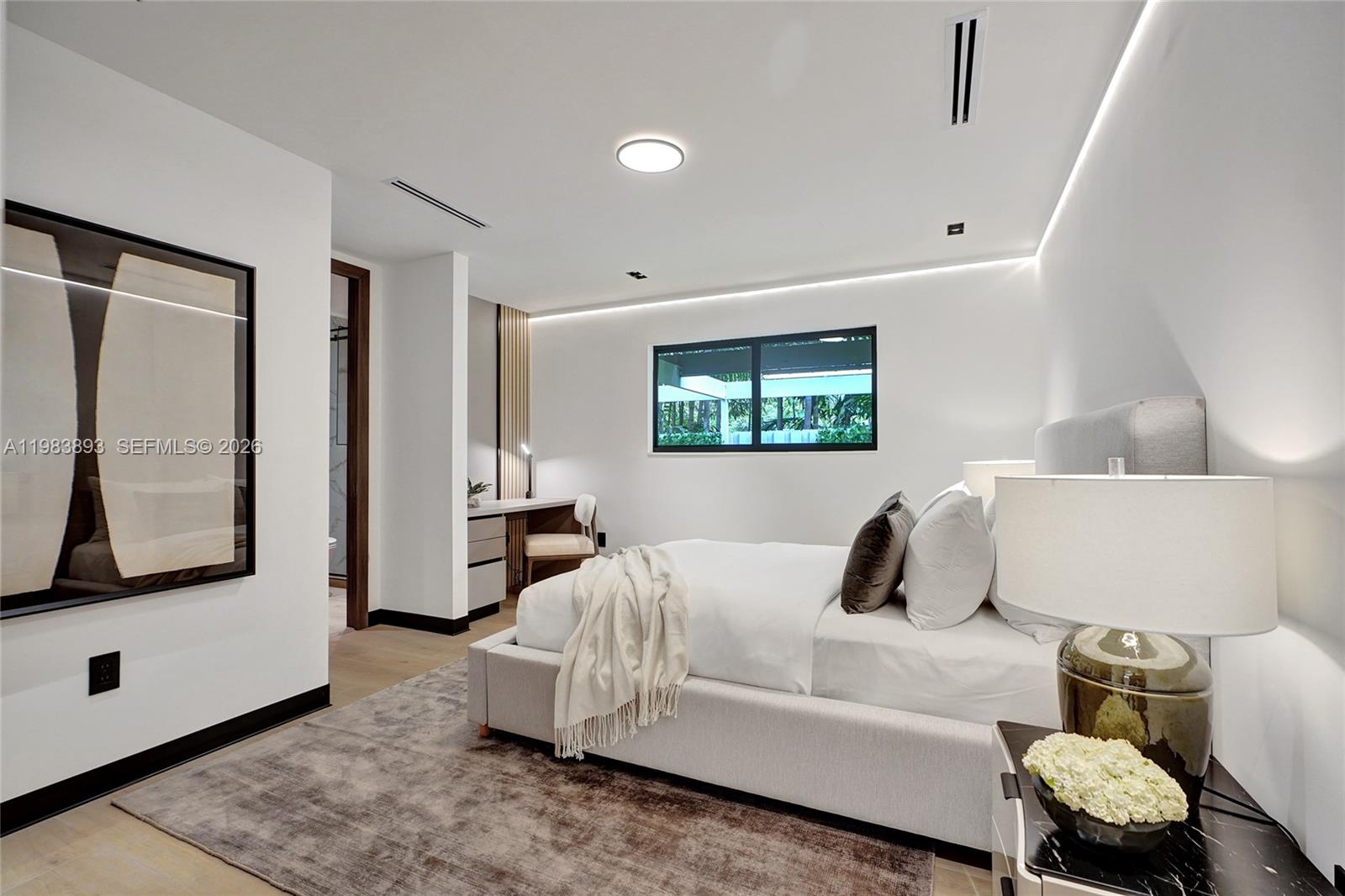 20020 NE 21st Ct Miami, FL 33179