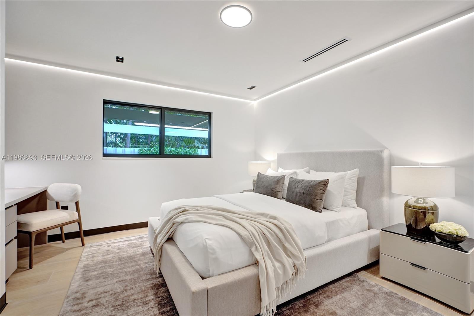 20020 NE 21st Ct Miami, FL 33179