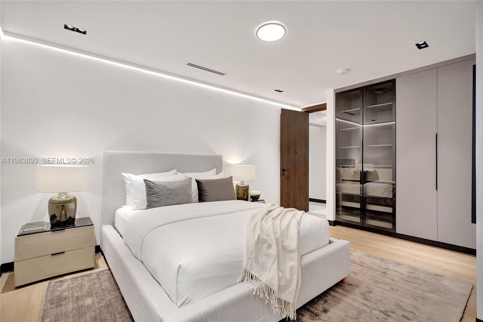 20020 NE 21st Ct Miami, FL 33179