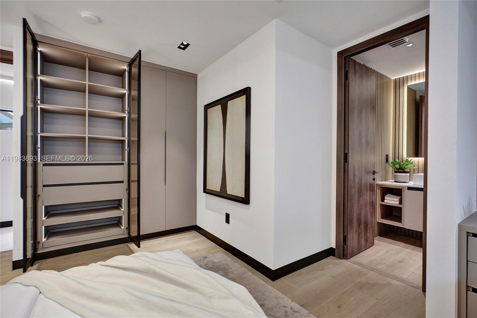 20020 NE 21st Ct Miami, FL 33179