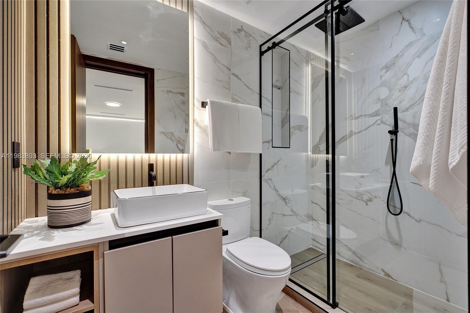 20020 NE 21st Ct Miami, FL 33179